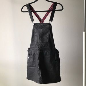 Faux leather like overall skirt
